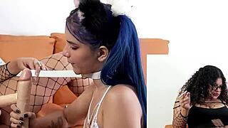 Petite Latina and Min in action