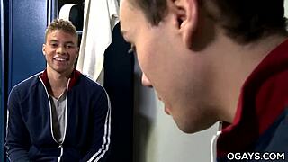 Hot gay twinks love big dicks