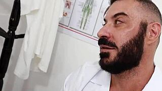 Big ass gets a mouthful