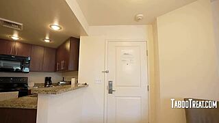 MILF threesome in hotel room