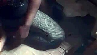 I like to have sex with women who have large bellies and big boobs at work