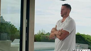 Milfy Trophy Wife Piper Press Ditches Hubby for Pool Boy’s Massive Shaft