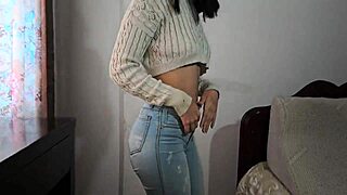 Hey, check how nalgona Laura gets slammed after peeling off tight jeans and rides hard!