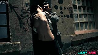 Follada in Public Street at Night Caught on Camera